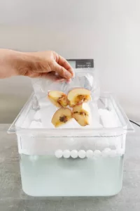 Sous vide cooking of apples.