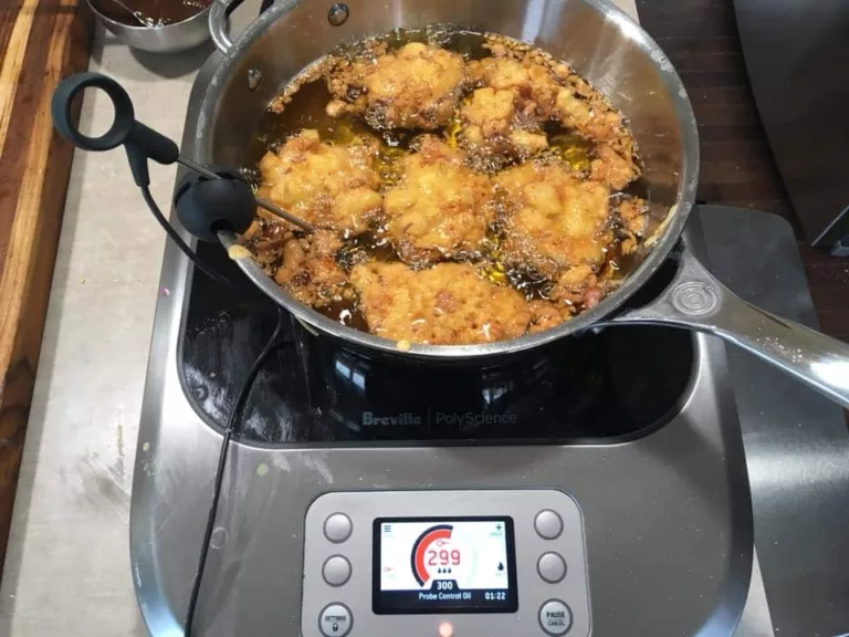 Deepfrying vegetable pakora on the Breville PolyScience Control Freak.