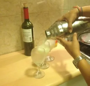 Pisco Sour Cocktail Recipe with 2-1-1 Ratio.