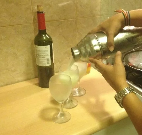 Pisco Sour Cocktail Recipe with 2-1-1 Ratio.