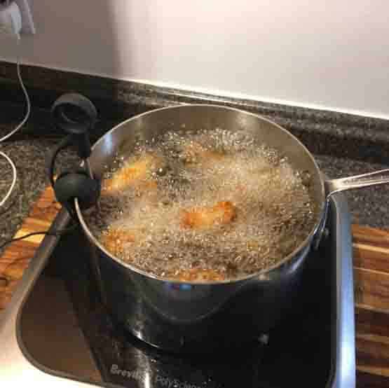 Deepfrying chicken wings on the Breville PolyScience Control Freak.