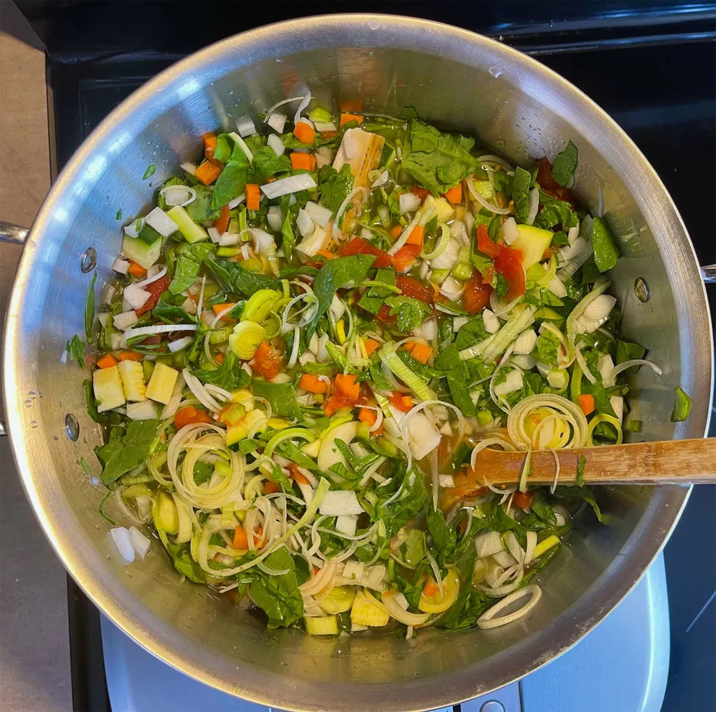Minestrone prepared using a hast knife.
